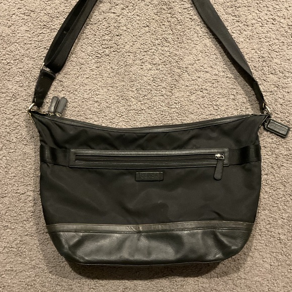 brown leather messenger bag backpack Boss Lady Laptop Nike Max Air Vapor interior-material-canvas-plain Grizzly (Dark) Brown Volume:58L
